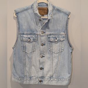 American Eagle women's light wash denim vest - Size Large, distressed collar